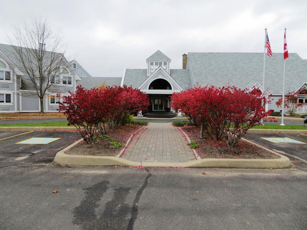 Riverside Resort And Conference Centre French Village Exterior photo